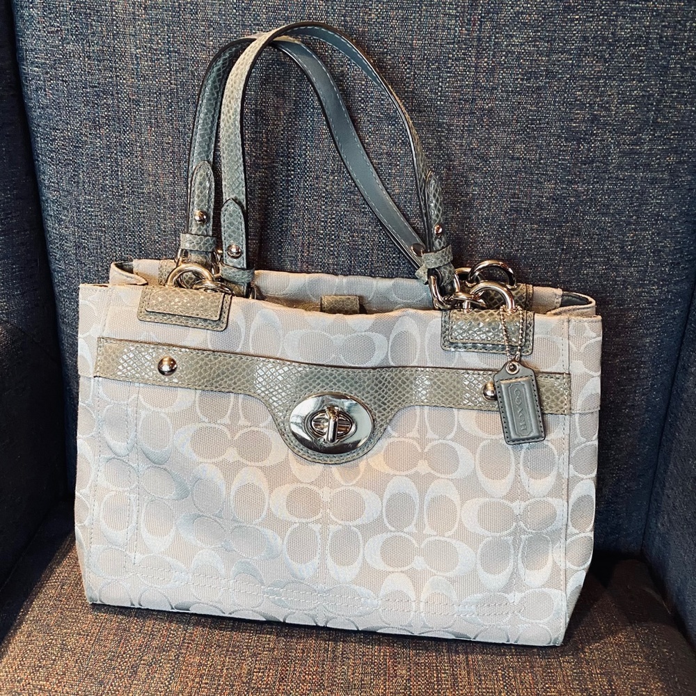 COACH Penelope Carryall